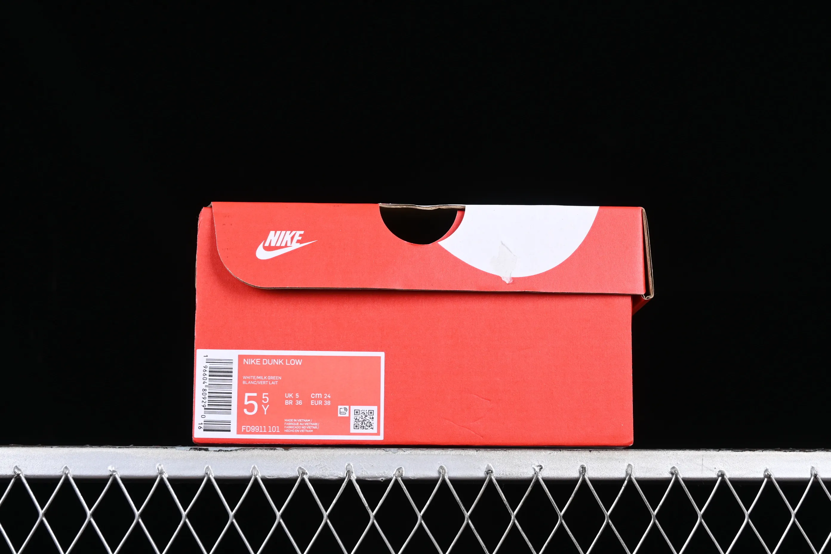 All categories Nk SB Dunk series Nk SB Dunk Low low-top sneakers Nk SB Dunk Low white green SB low-top sports and leisure sneakers FD9911-101